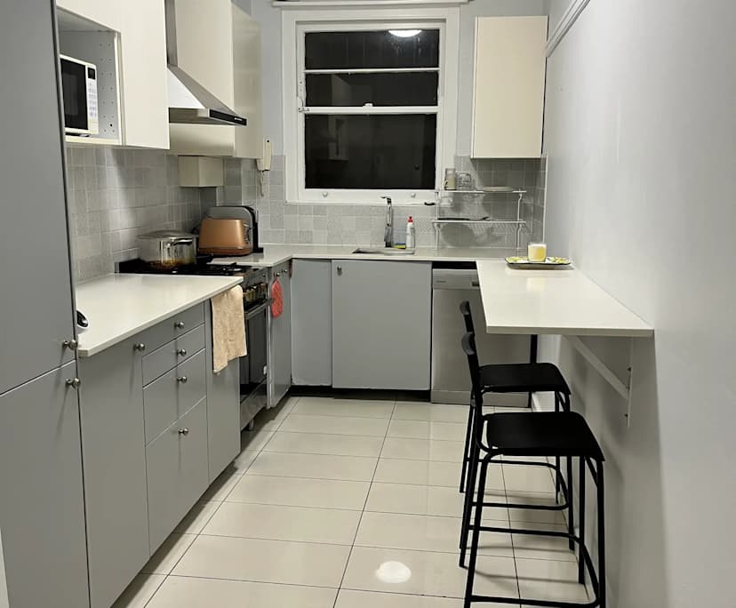 Furnished room in a flatshare