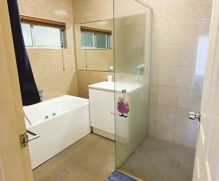 $240, Share-house, 6 bathrooms, Manunda QLD 4870