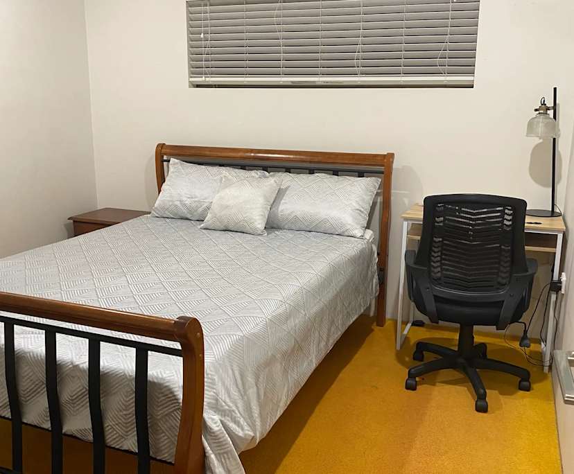 $300, Share-house, 3 bathrooms, Mooroobool QLD 4870