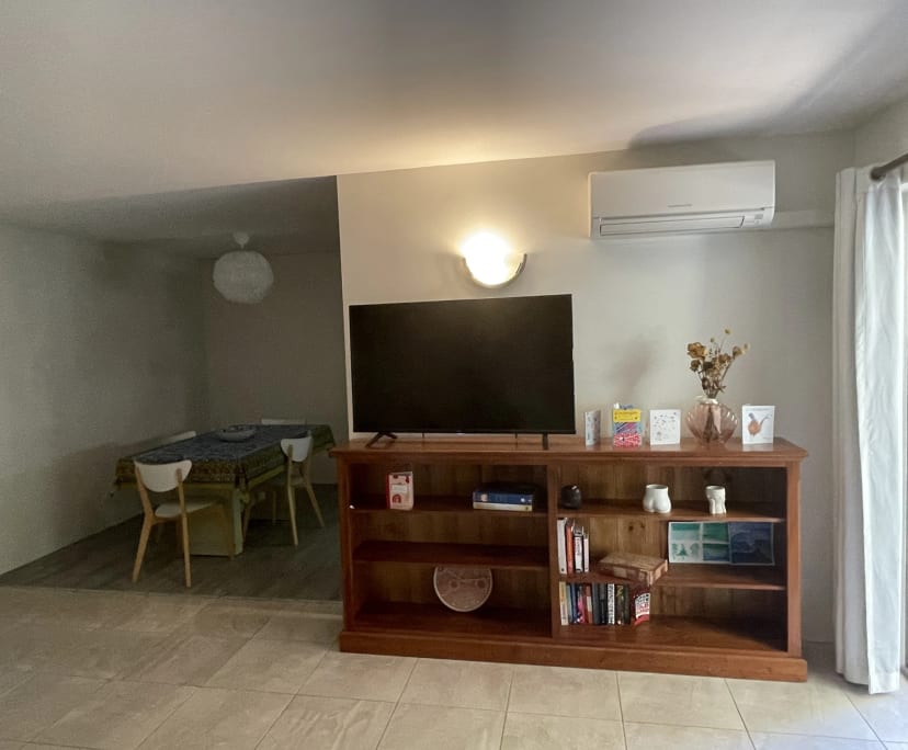 $290, Flatshare, 2 bathrooms, Taringa QLD 4068