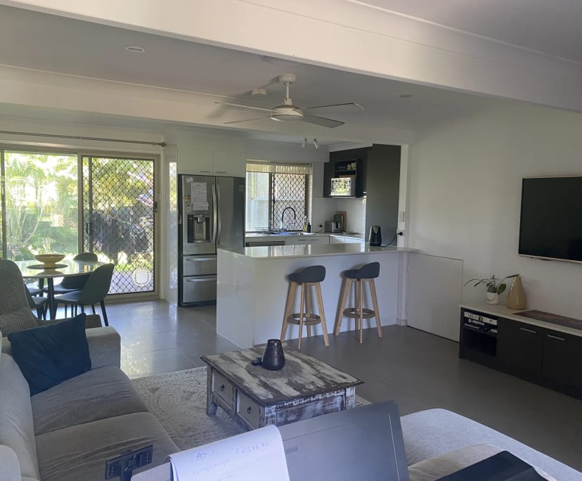 2 Rooms for Rent in Southport, Gold Coast 250270...