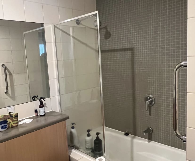 $400, Flatshare, 2 bathrooms, Flemington VIC 3031