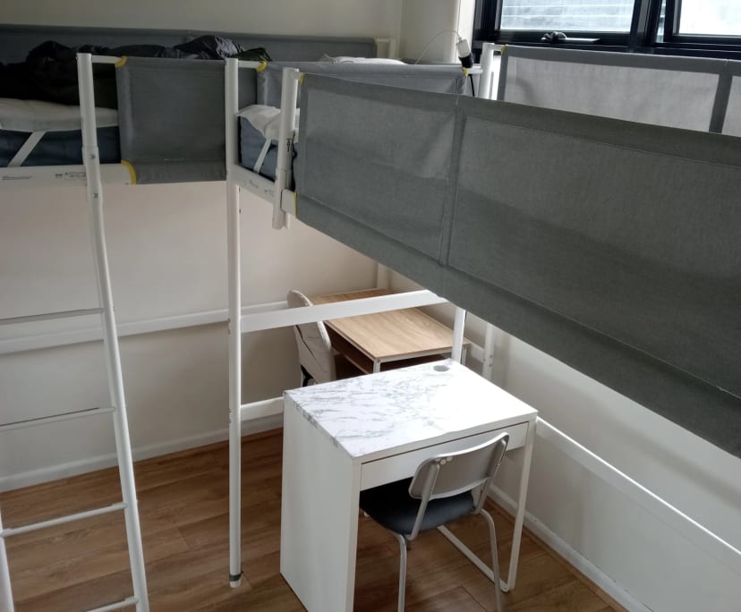 Furnished room in a flatshare
