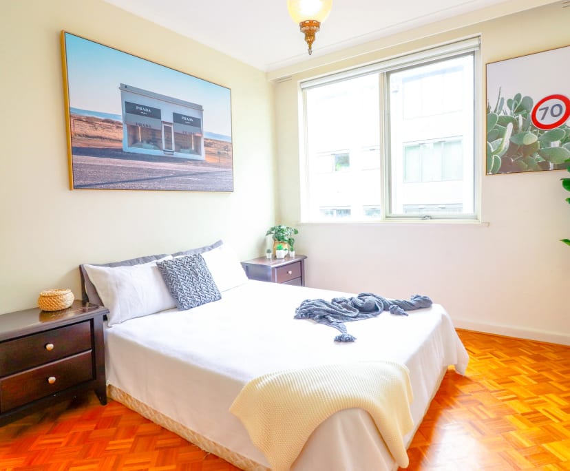 $855, Whole-property, 2 bathrooms, Elwood VIC 3184