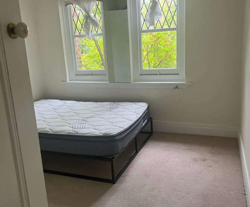 Unfurnished room in a share house