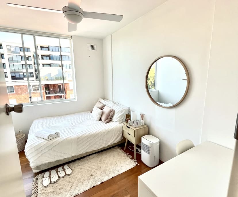 Furnished room in a flatshare