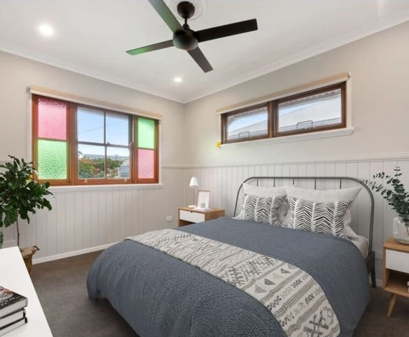 Room in a share house