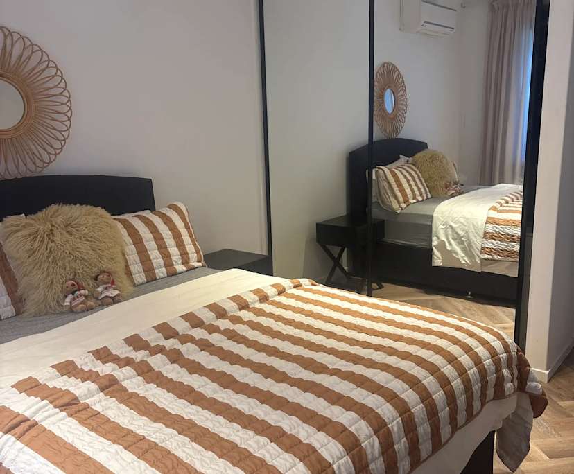 $350, Student-accommodation, 4 bathrooms, Parrearra QLD 4575