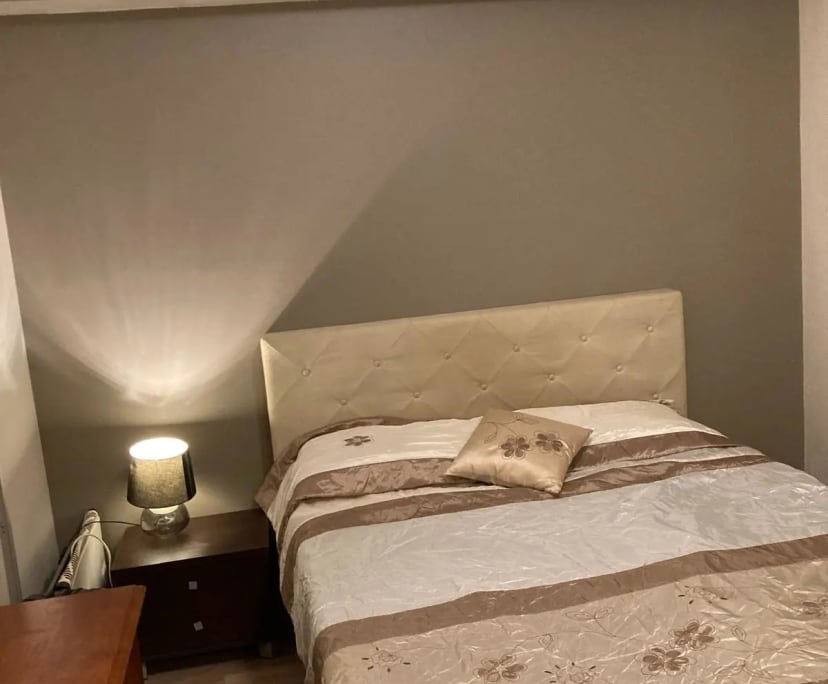 Furnished room in a flatshare