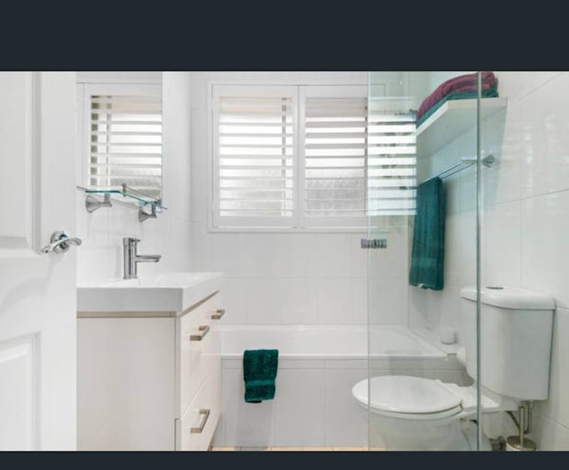 $400, Flatshare, 2 bathrooms, Freshwater NSW 2096