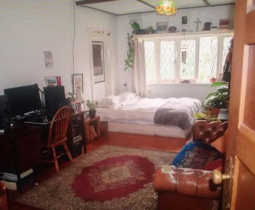 Unfurnished room in a share house