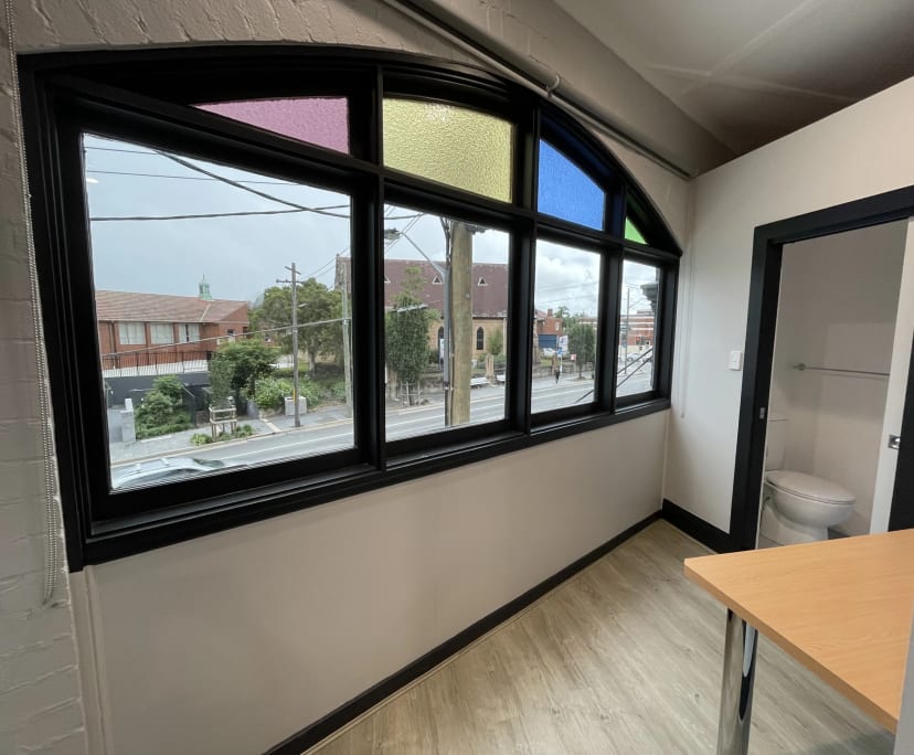 Furnished room with ensuite in a flatshare