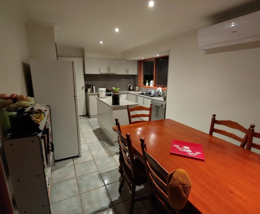 Room in a share house