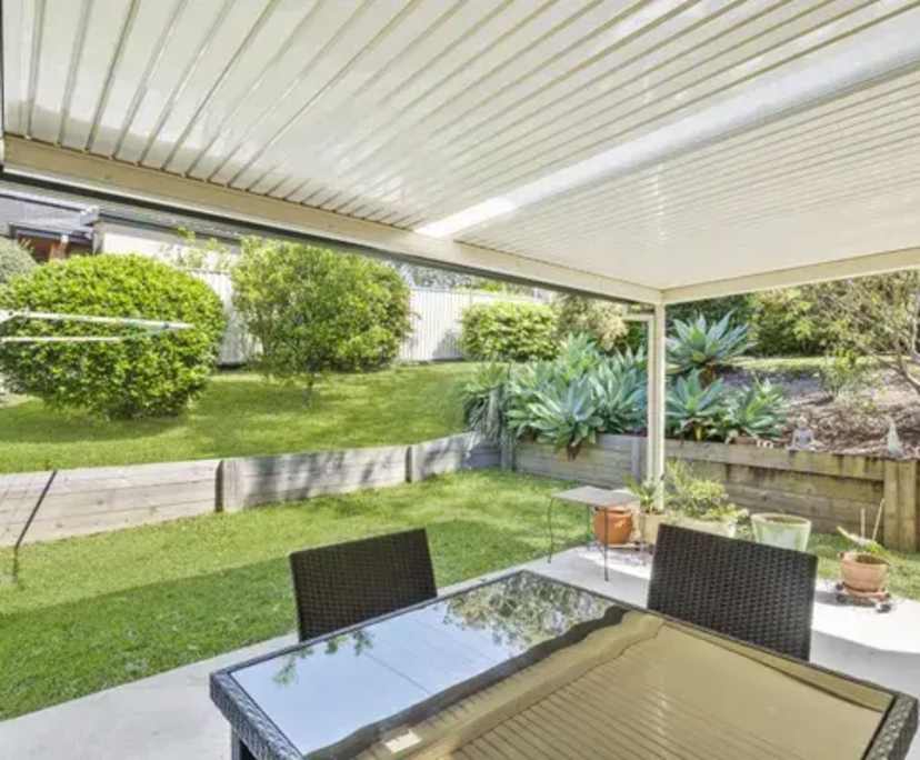 Unfurnished room in a flatshare