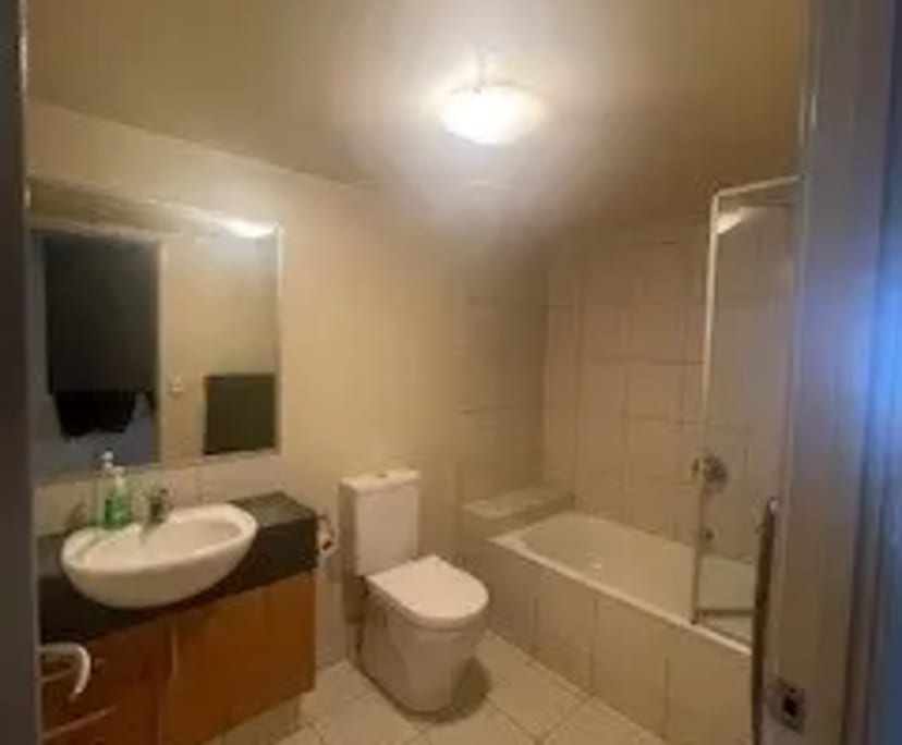 $450, Share-house, 2 bathrooms, Teneriffe QLD 4005