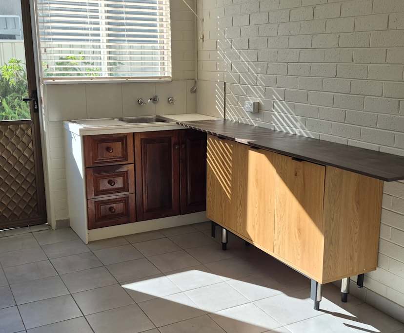 Unfurnished room studio flat for rent