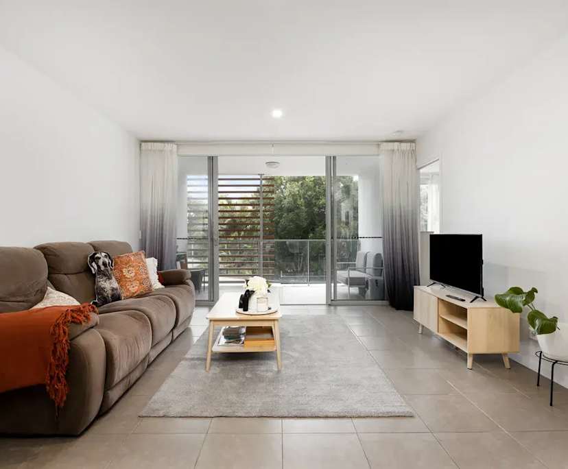 Unfurnished room with own bathroom