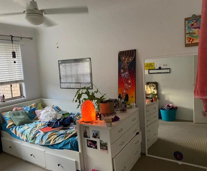 2 Rooms for Rent in Southport, Gold Coast 250270...