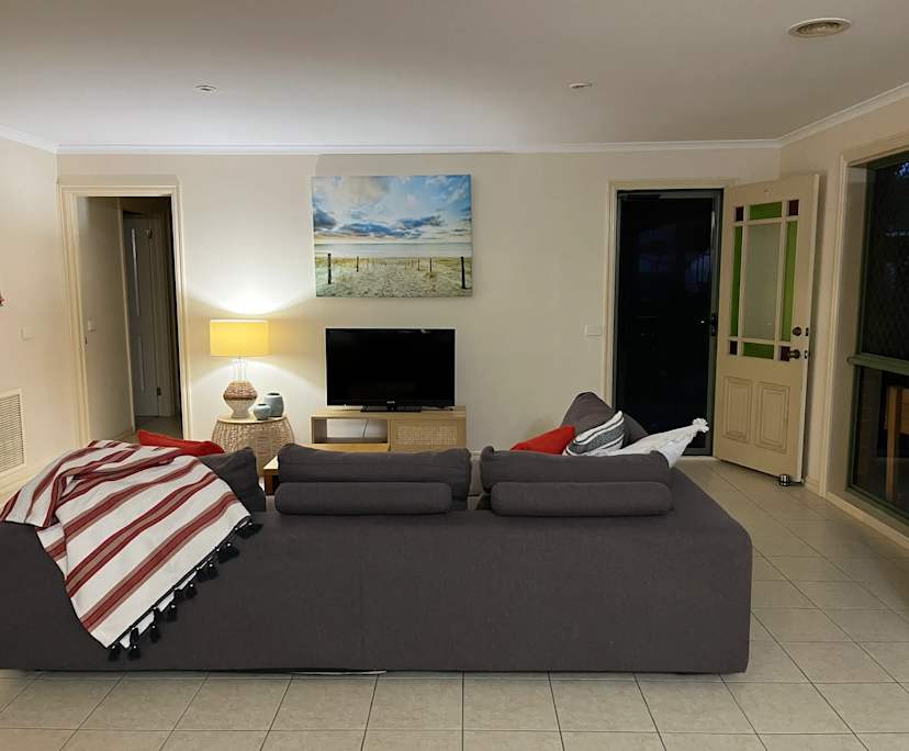 $300, Share-house, 3 bathrooms, Saint Albans Park VIC 3219