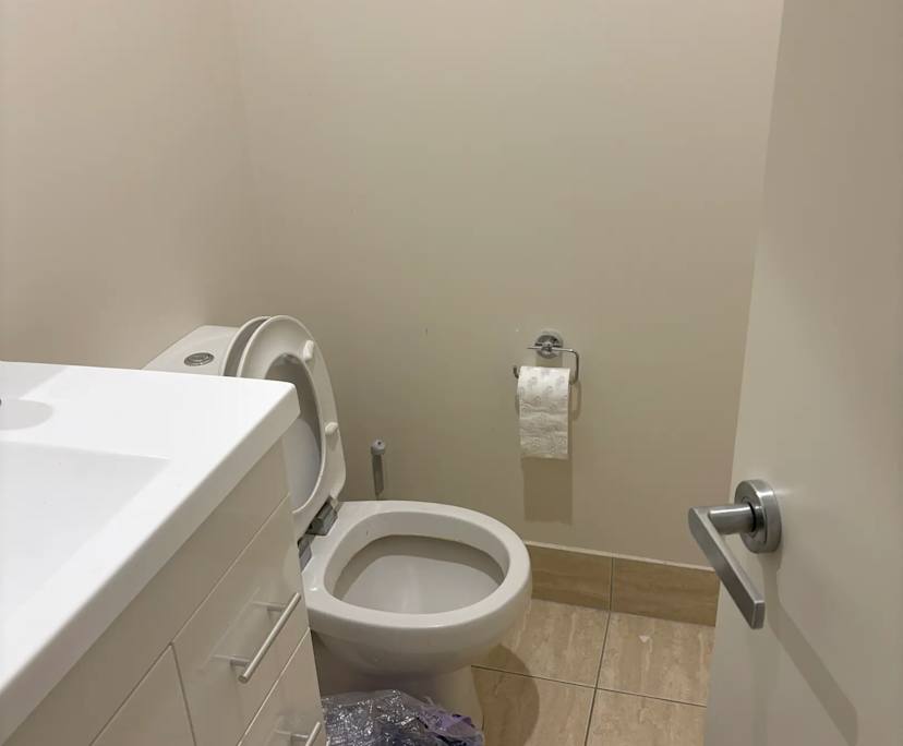 Unfurnished room in a share house