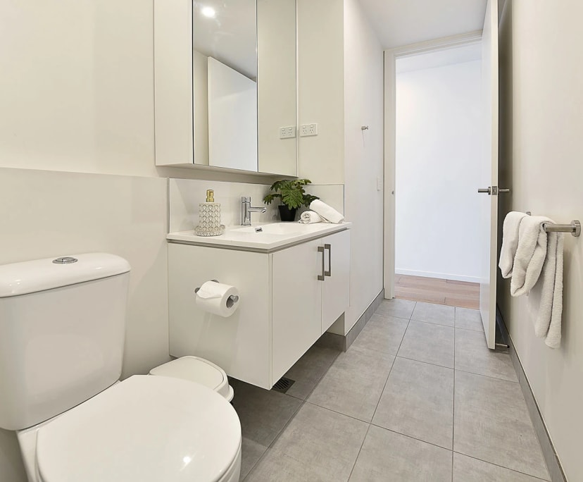 $770, 1-bed, 1 bathroom, St Kilda VIC 3182