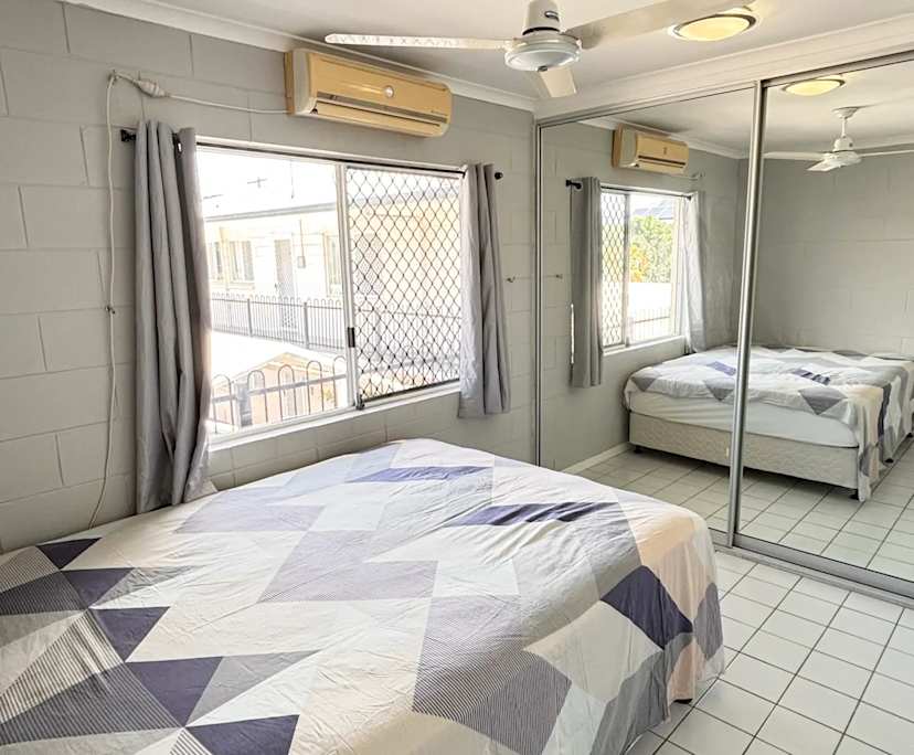 $350, Flatshare, 2 bathrooms, Parramatta Park QLD 4870