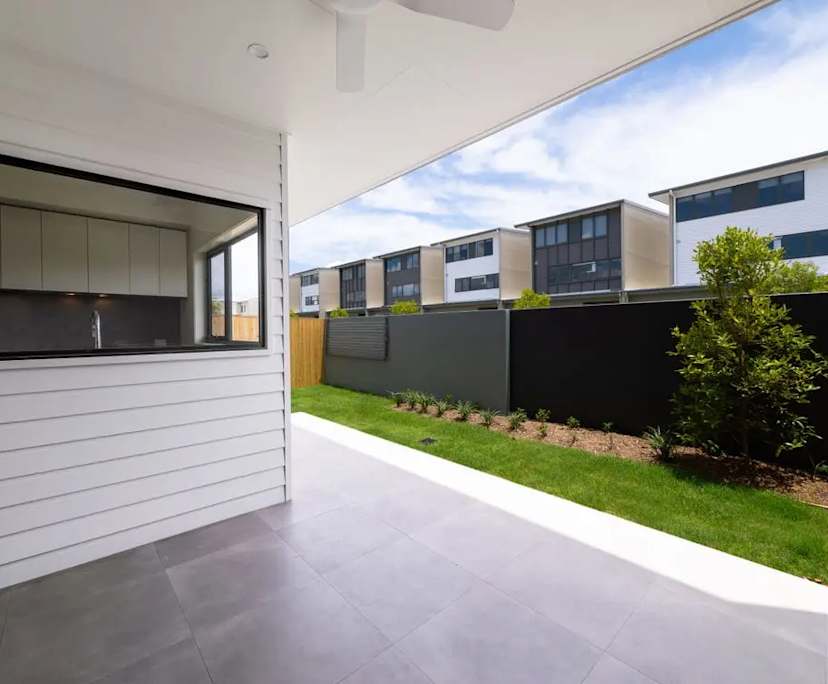 $295, Share-house, 3 bathrooms, Hope Island QLD 4212