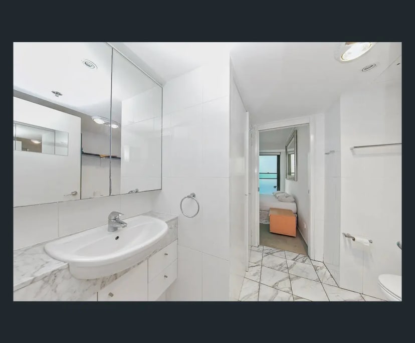 Furnished room in a flatshare