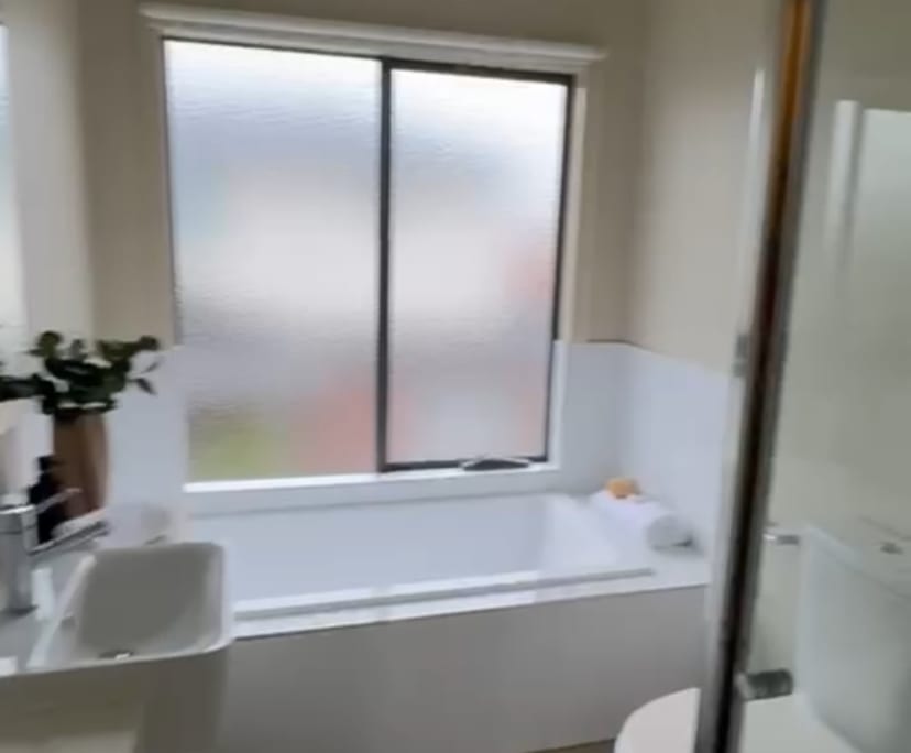 Room in a share house