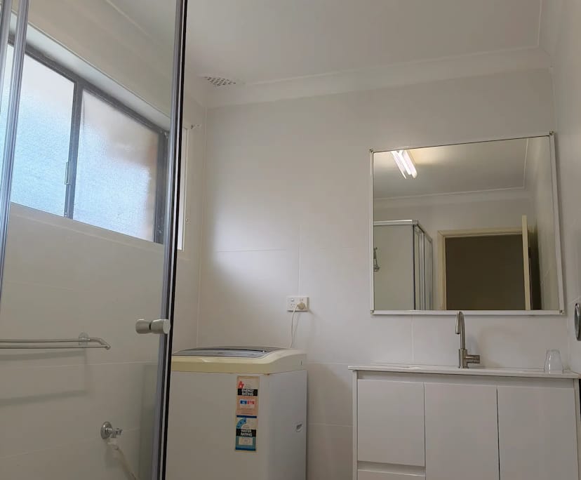 $330-360, Student-accommodation, 2 rooms, Marsfield NSW 2122, Marsfield NSW 2122