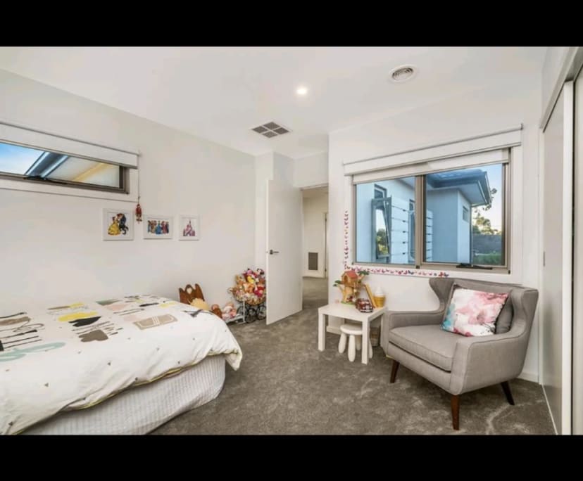 Unfurnished room in a share house