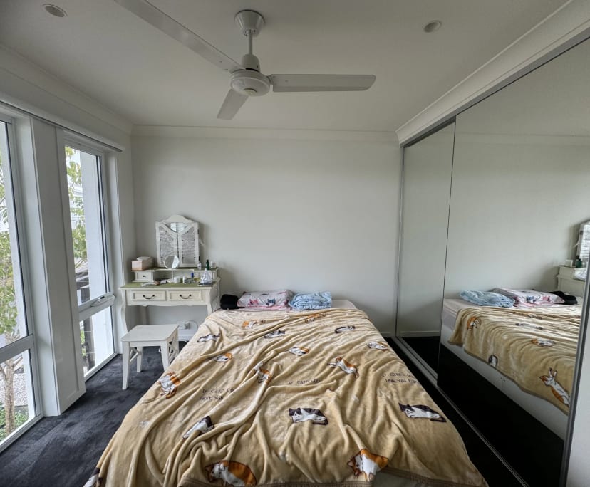 Unfurnished room in a share house