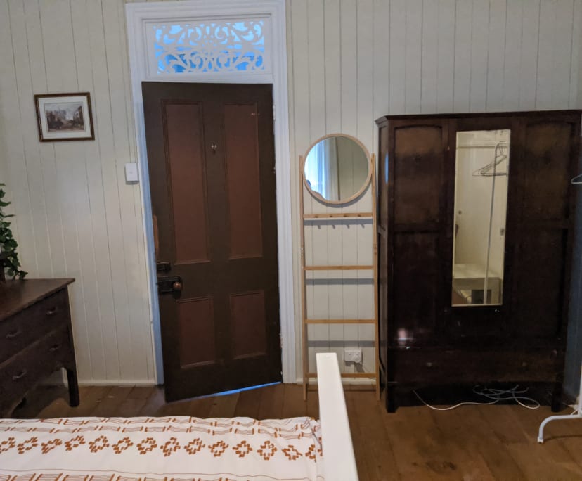 Room in a share house