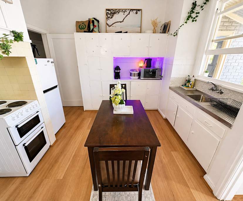 Furnished room in a flatshare