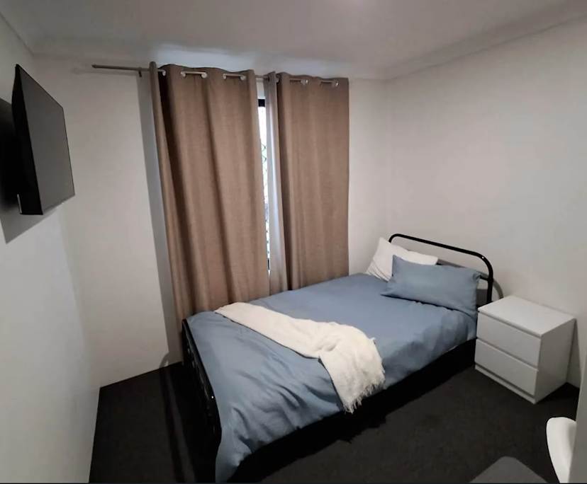 Furnished room in a flatshare