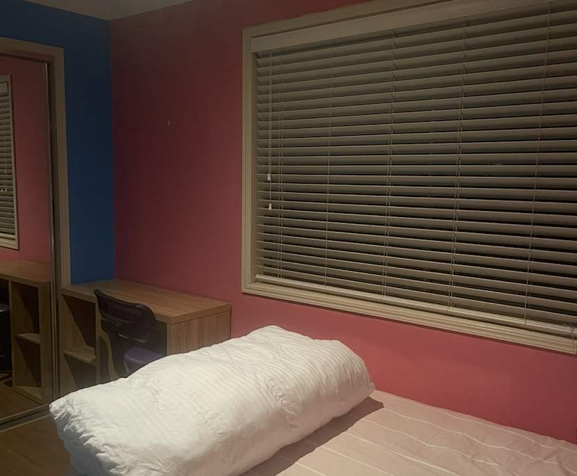 $325, Homestay, 2 rooms, Labrador QLD 4215, Labrador QLD 4215