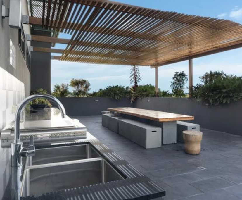 Furnished room with ensuite in a flatshare