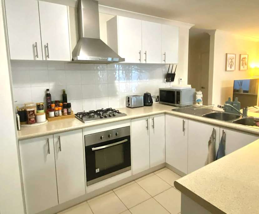 $300, Flatshare, 3 bathrooms, Coogee WA 6166