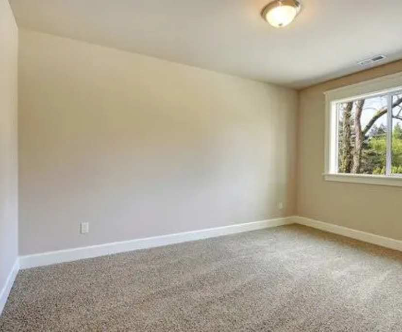 Unfurnished room in a share house