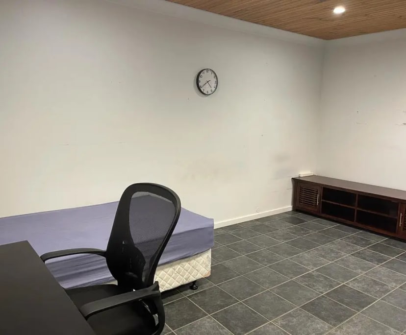 Furnished room studio flat for rent