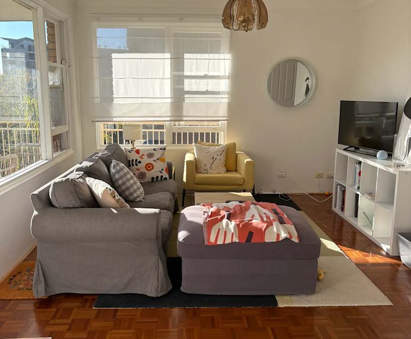 Furnished room in a flatshare