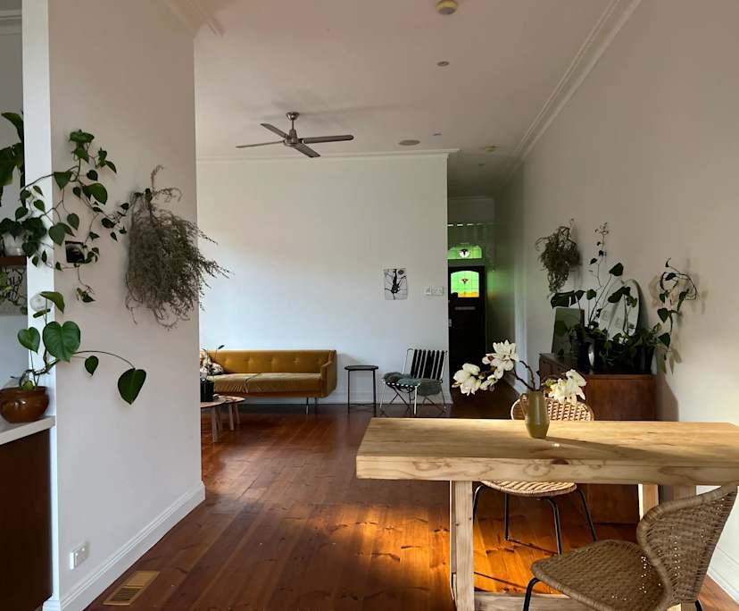 Room in a share house