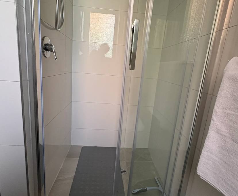 $450, Studio, 1 bathroom, South Yarra VIC 3141