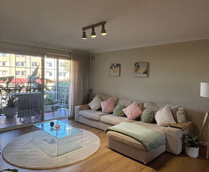Furnished room with ensuite in a flatshare