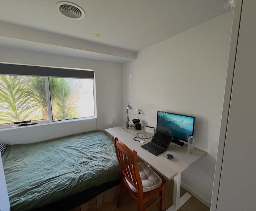 Room in a share house