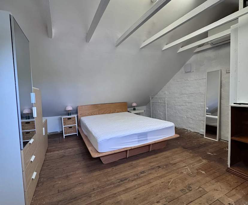 Furnished room in a share house