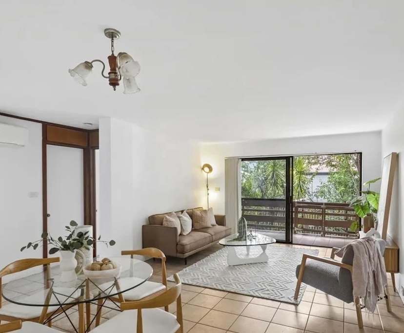 Unfurnished room with own bathroom