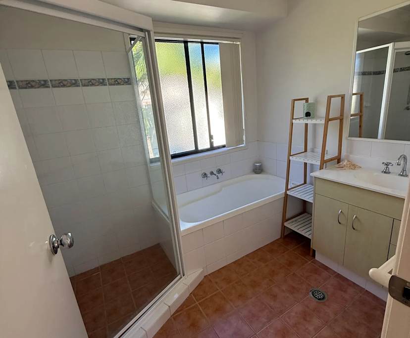 $400, Share-house, 3 bathrooms, Merrimac QLD 4226
