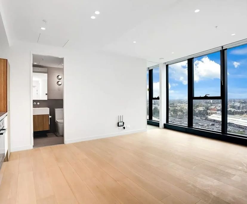 Furnished room with own bathroom