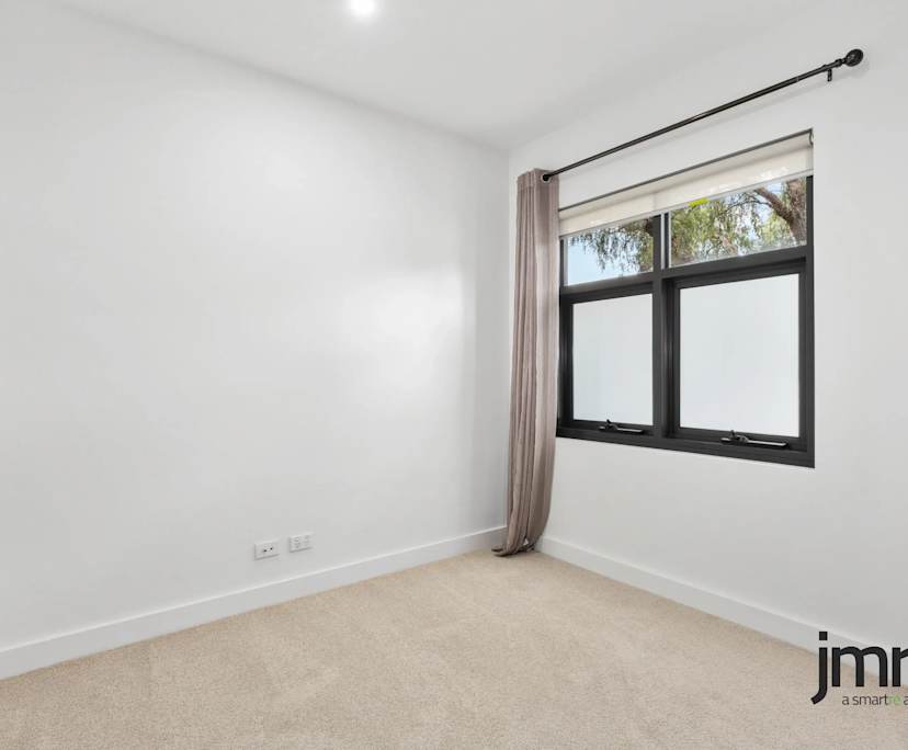 Unfurnished room in a flatshare